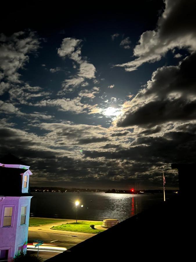 Cbythesea - Ocean View Penthouse Apartment Gloucester